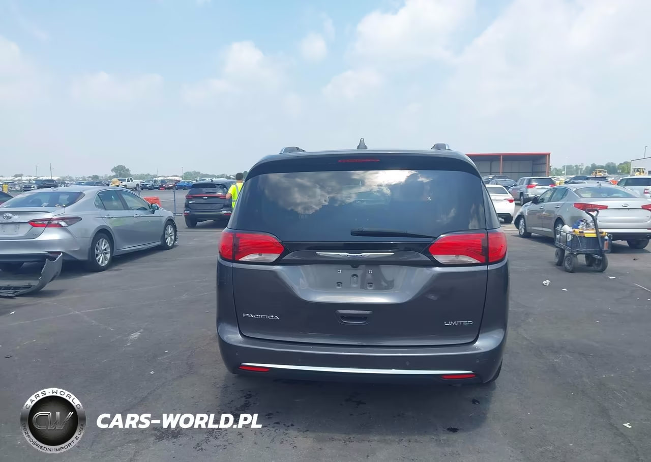 2020 Chrysler Pacifica Limited VIN:2C4RC1GG2LR109304 - 17