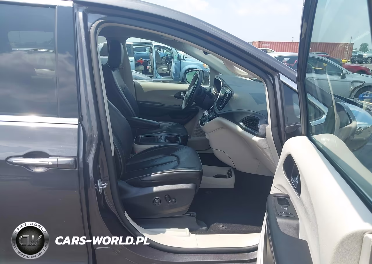 2020 Chrysler Pacifica Limited VIN:2C4RC1GG2LR109304 - 5