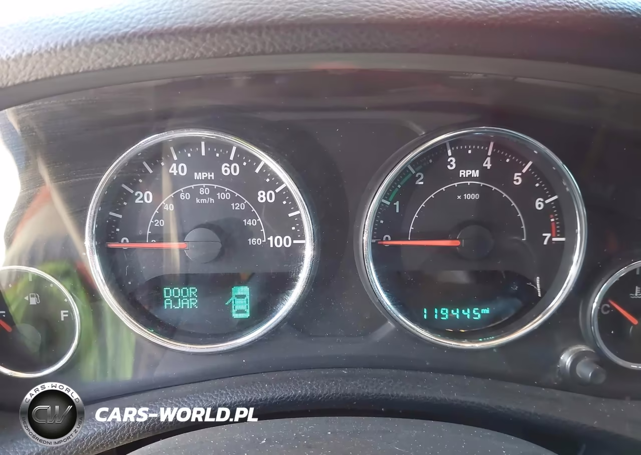 2014 Jeep Wrangler Unlimited Rubicon VIN:1C4BJWFG0EL303363 - 16