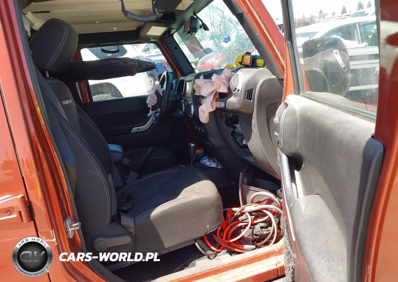 2014 Jeep Wrangler Unlimited Rubicon VIN:1C4BJWFG0EL303363 - 5