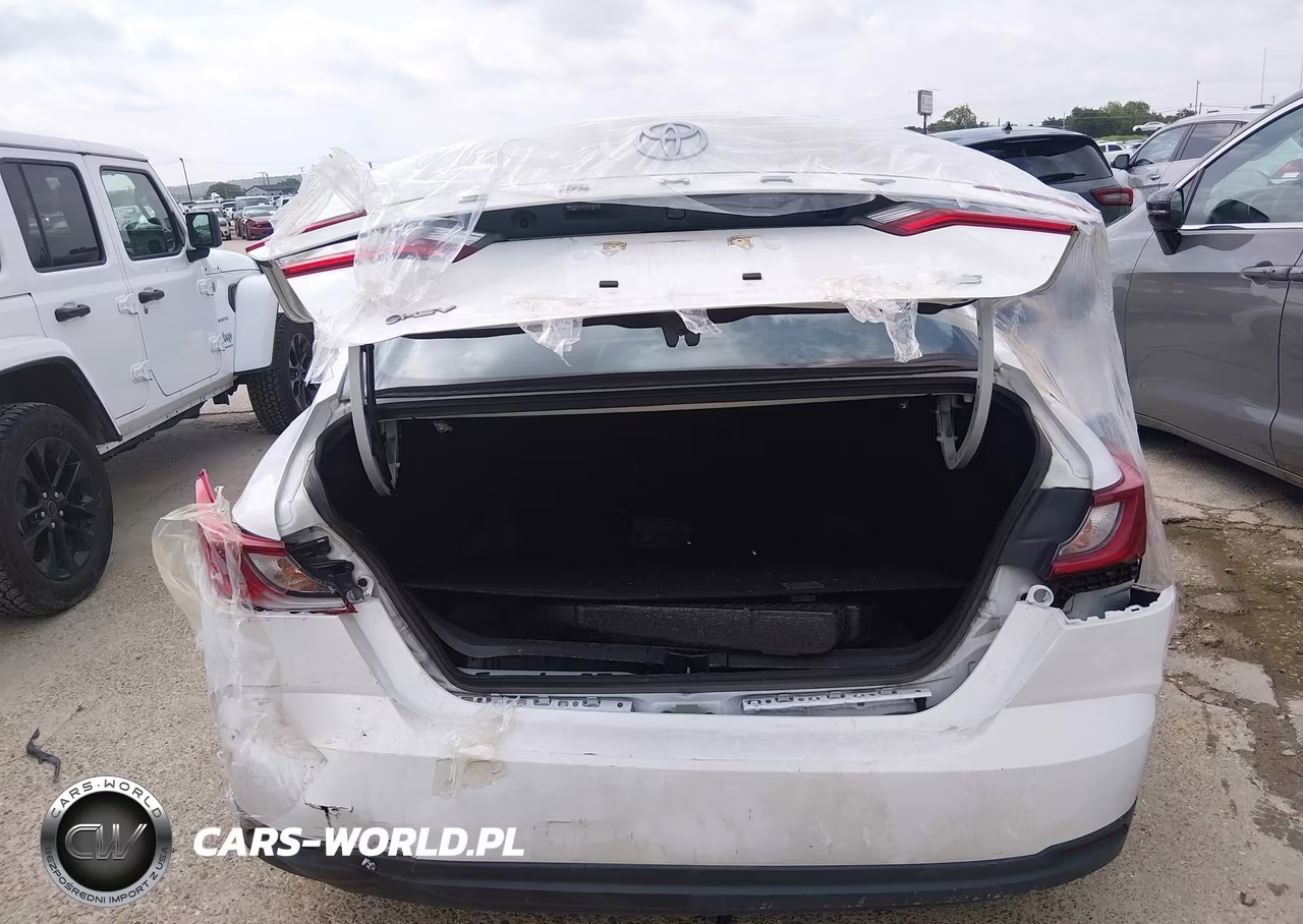 2025 Toyota Camry Le VIN:4T1DAACK0SU028728 - 16