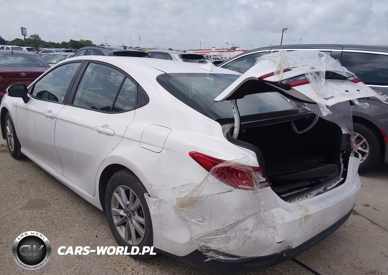 2025 Toyota Camry Le VIN:4T1DAACK0SU028728 - 3