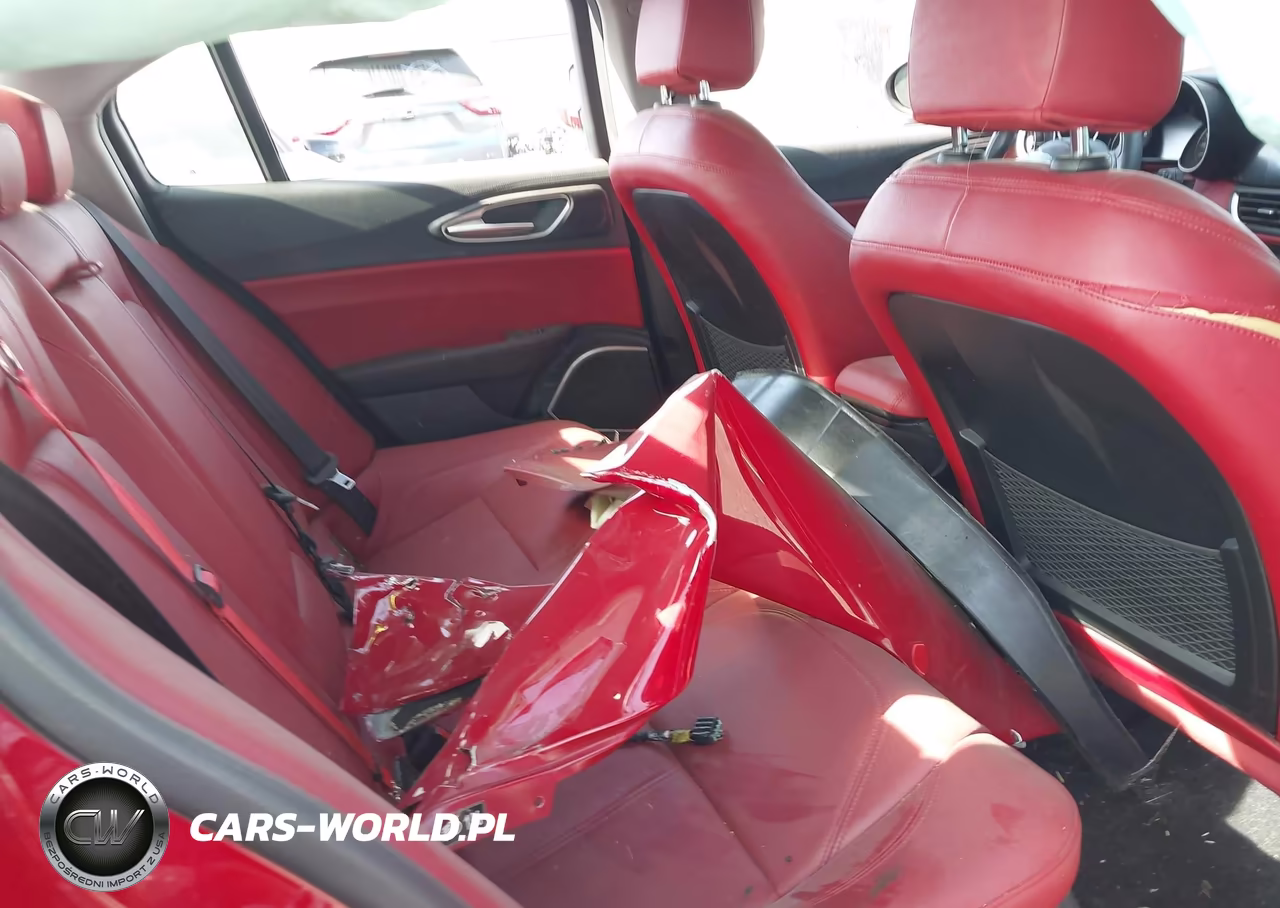 2021 Alfa Romeo Giulia Rwd VIN:ZARFAMAN0M7639037 - 8