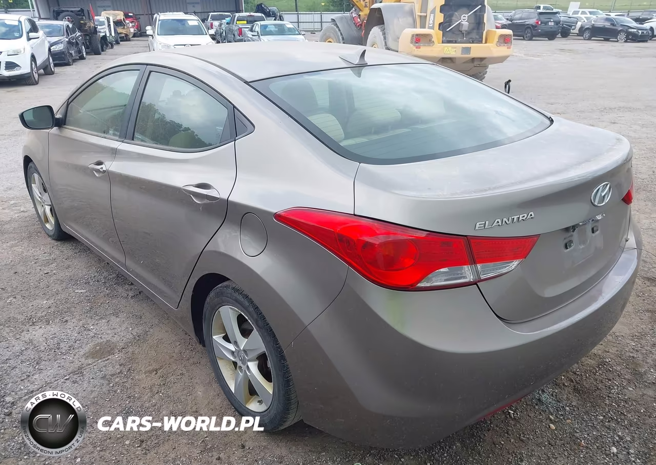 2013 Hyundai Elantra Gls VIN:5NPDH4AEXDH421468 - 3