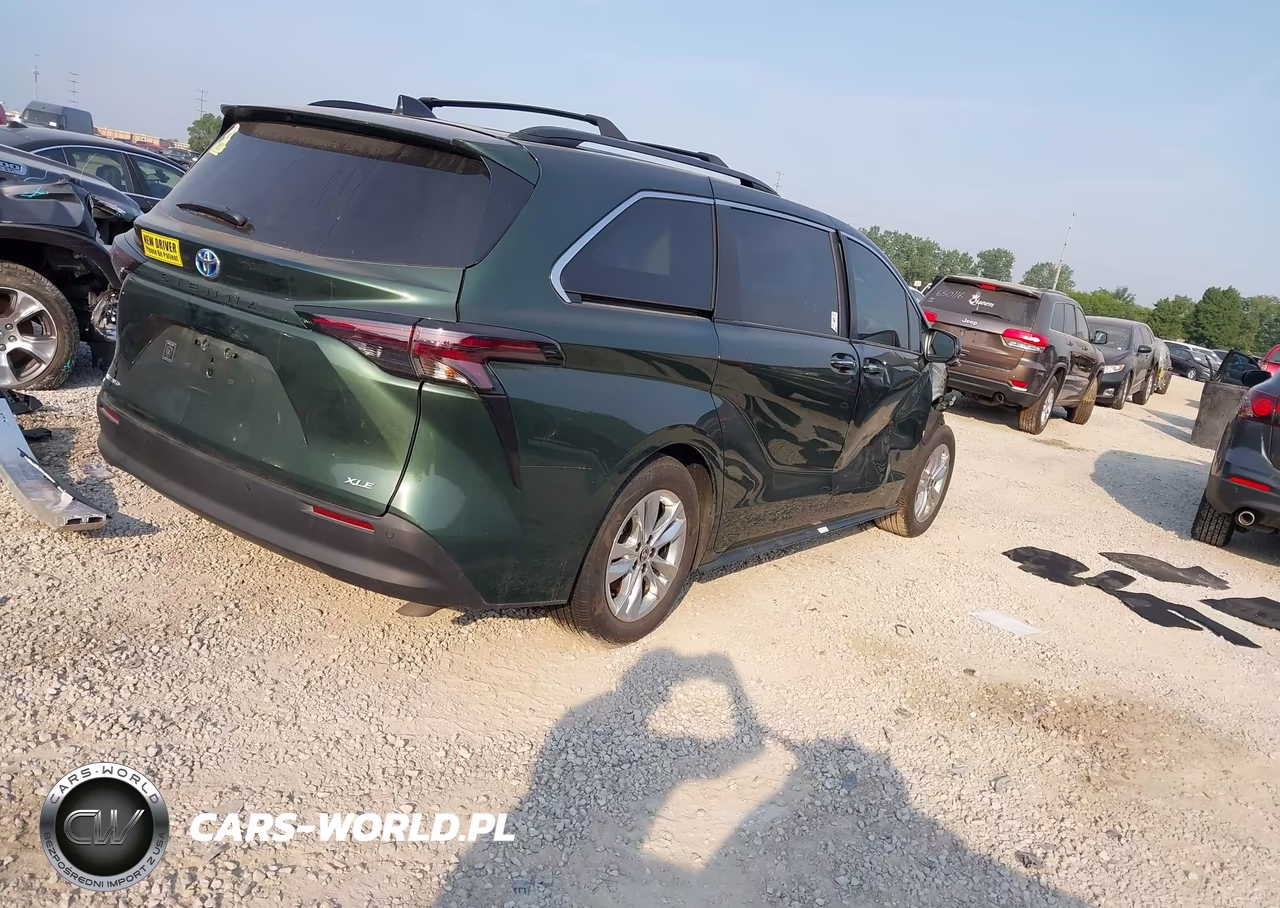 2025 Toyota Sienna Xle VIN:5TDJSKFC5SS215319 - 4