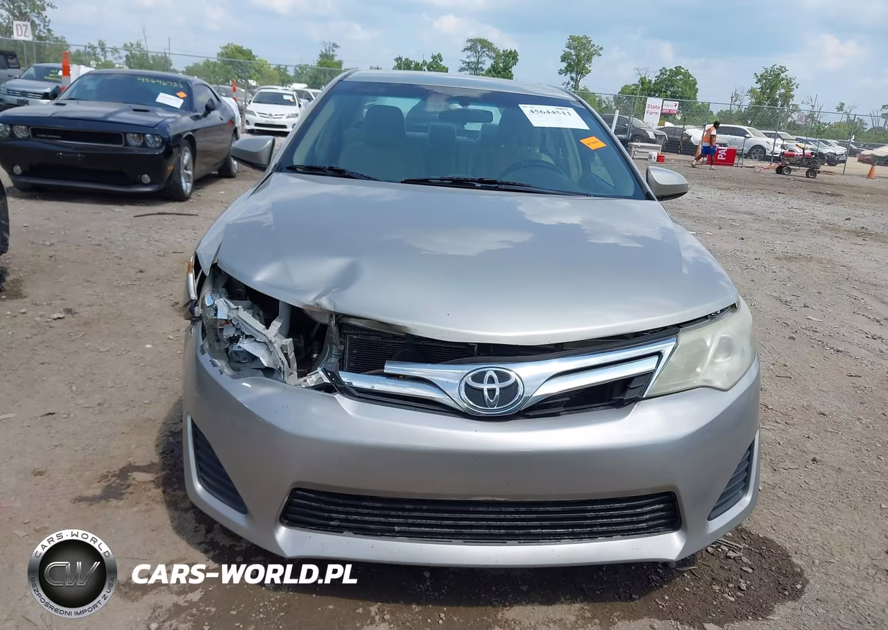 2014 Toyota Camry Le VIN:4T4BF1FK1ER440333 - 12