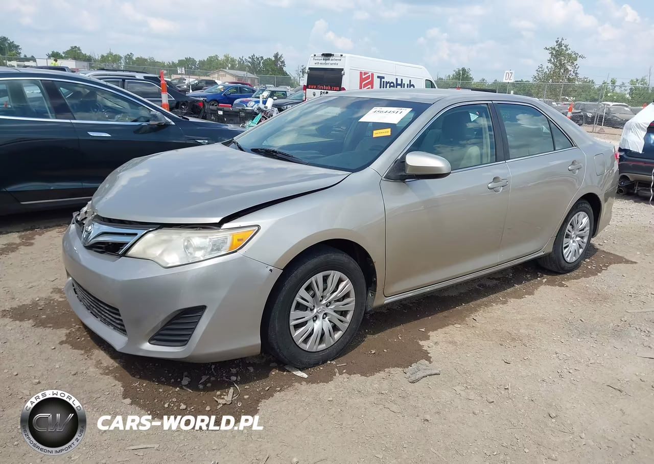 2014 Toyota Camry Le VIN:4T4BF1FK1ER440333 - 2