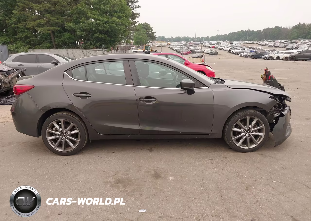 2018 Mazda Mazda3 Touring VIN:3MZBN1V37JM234196 - 13