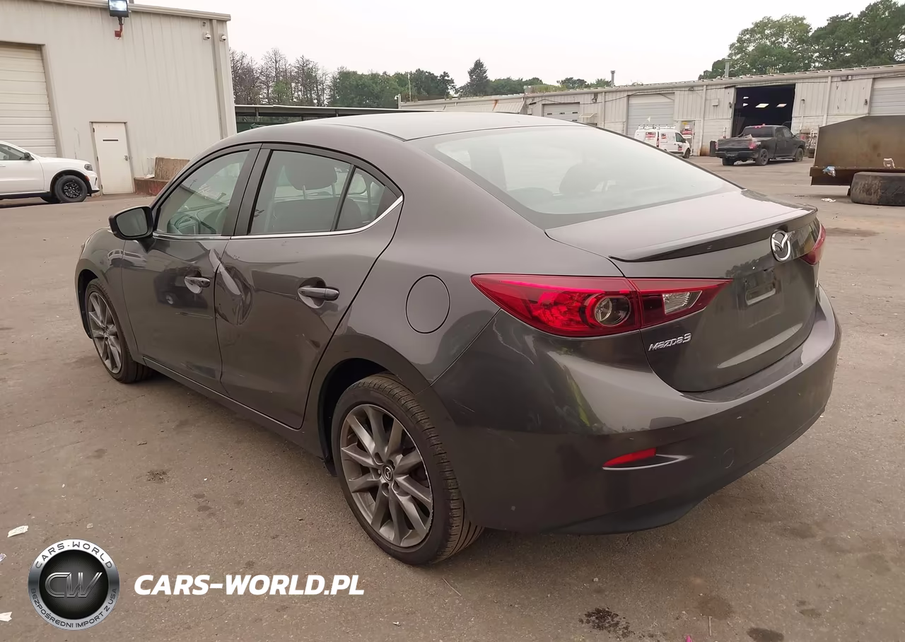 2018 Mazda Mazda3 Touring VIN:3MZBN1V37JM234196 - 3