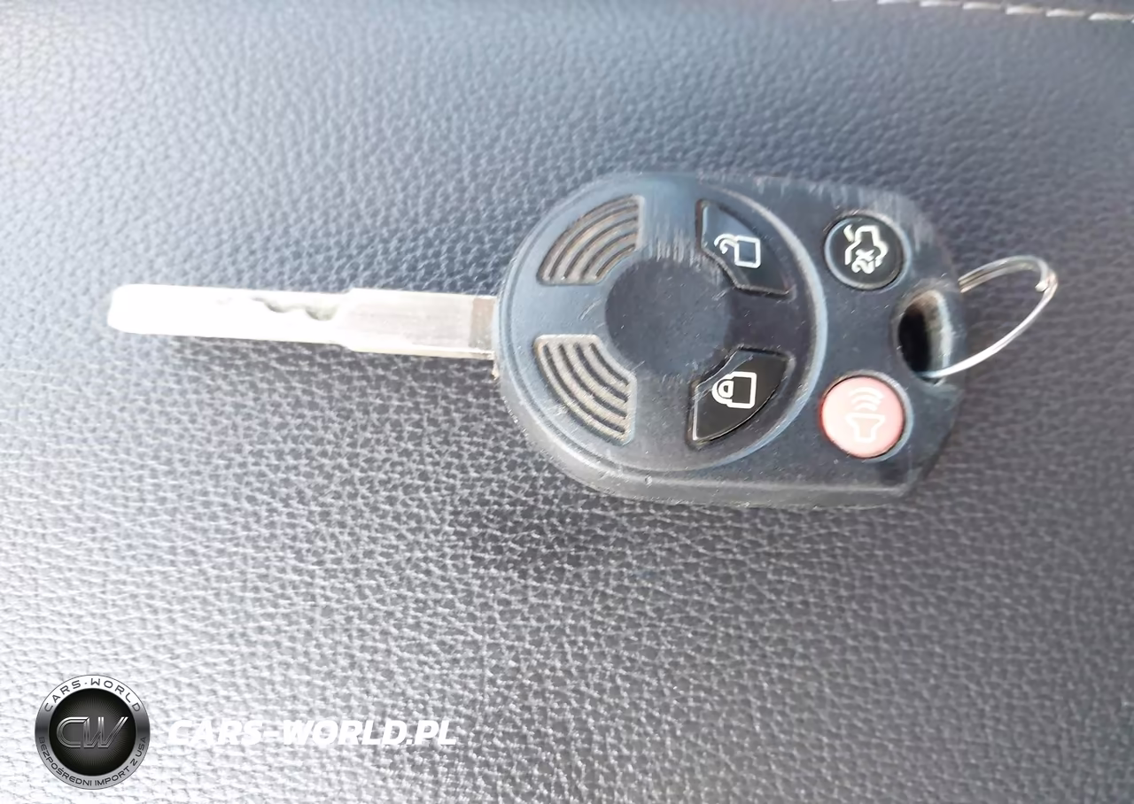 FORD ESCAPE SE VIN:1FMCU9GD1HUC81093 - 11