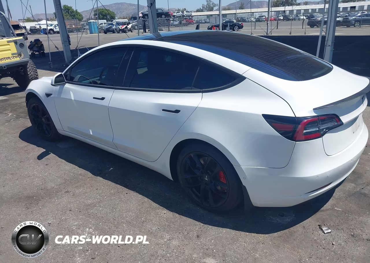 2018 Tesla Model 3 Long Range-Performance VIN:5YJ3E1EB0JF106563 - 3
