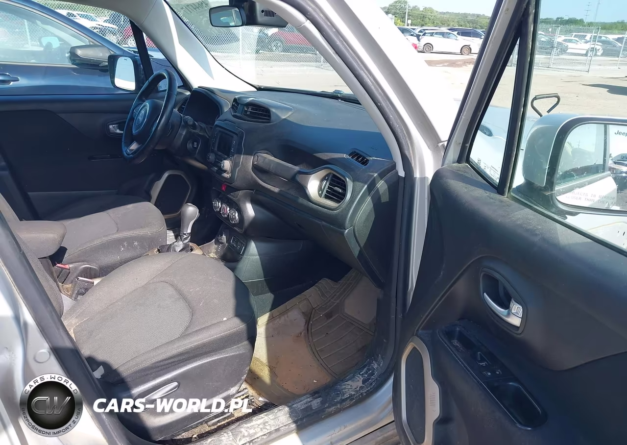 2017 Jeep Renegade Latitude VIN:ZACCJBBBXHPE64729 - 5