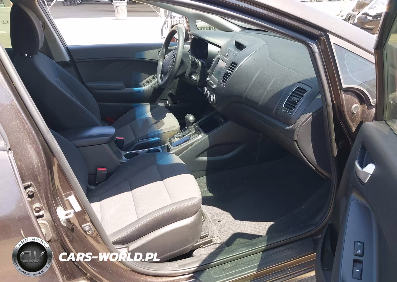 2018 Kia Forte Lx VIN:3KPFL4A78JE180809 - 5
