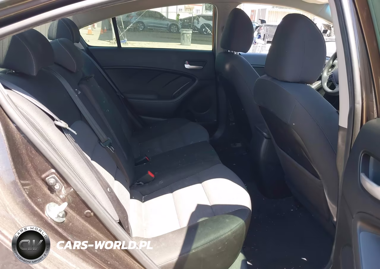 2018 Kia Forte Lx VIN:3KPFL4A78JE180809 - 8
