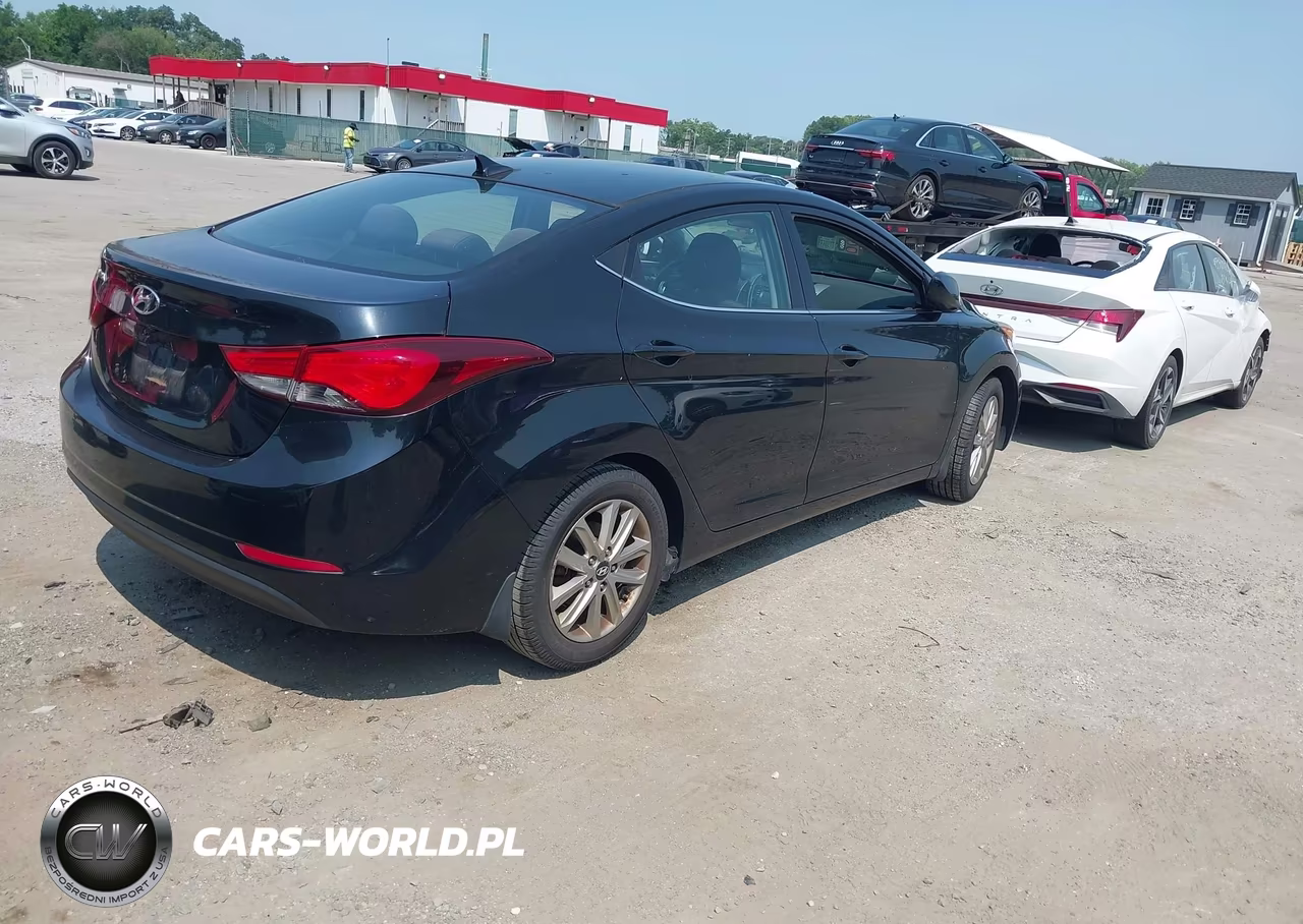 2015 Hyundai Elantra Se VIN:5NPDH4AE0FH571656 - 4