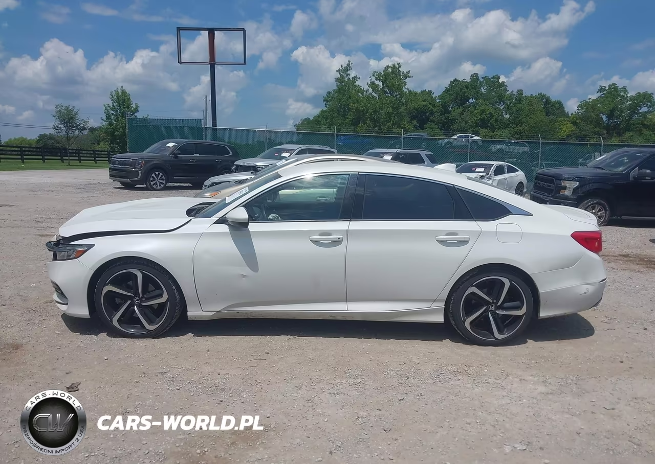 2018 Honda Accord Sport VIN:1HGCV1F32JA102449 - 14