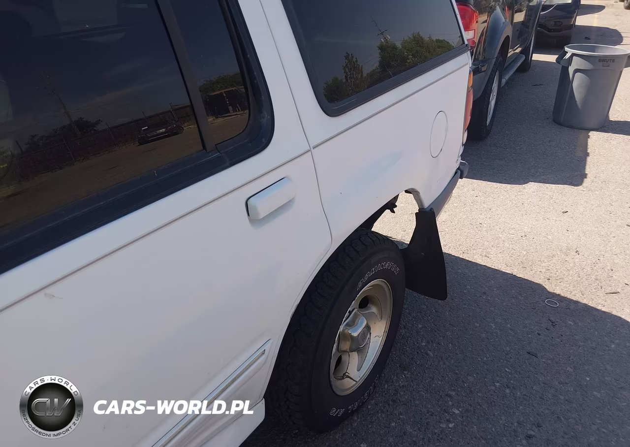 1997 Ford Explorer Eddie Bauer-Limited-Xlt VIN:1FMDU35P2VZC32353 - 6