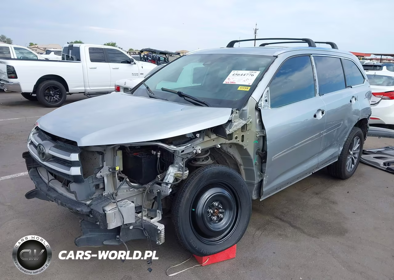 2019 Toyota Highlander Xle VIN:5TDJZRFH5KS981499 - 2