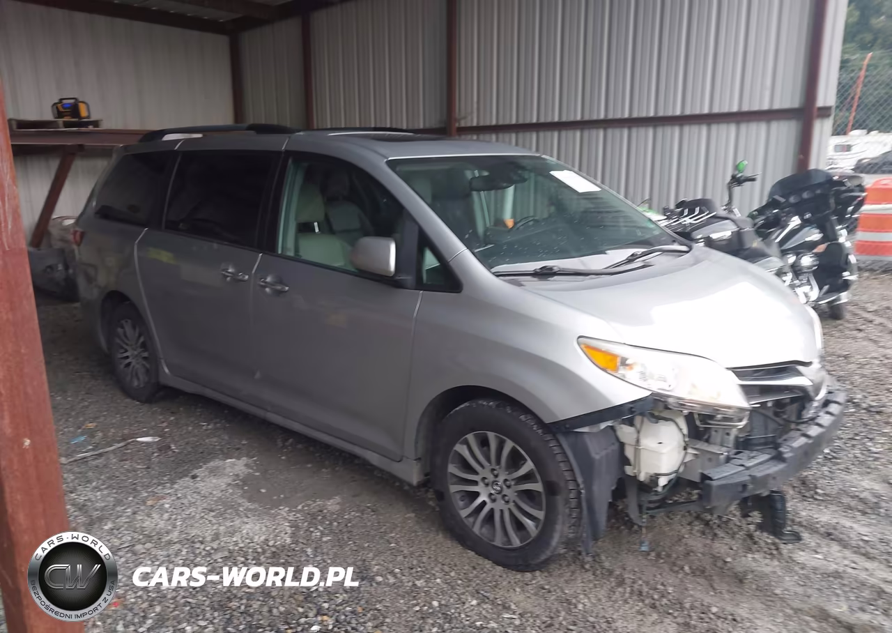 2019 Toyota Sienna Xle 8 Passenger