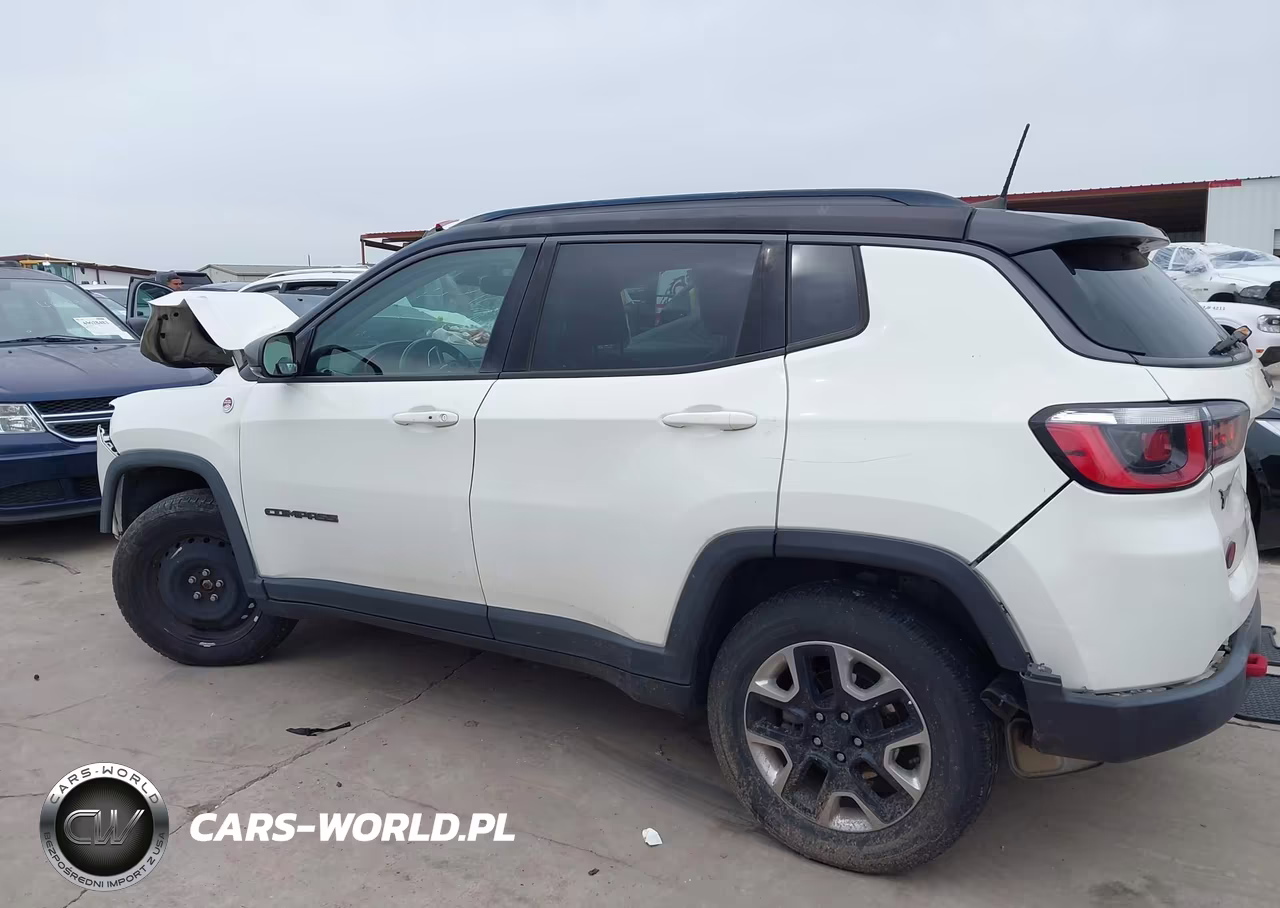 2018 Jeep Compass Trailhawk 4X4 VIN:3C4NJDDB0JT129429 - 14