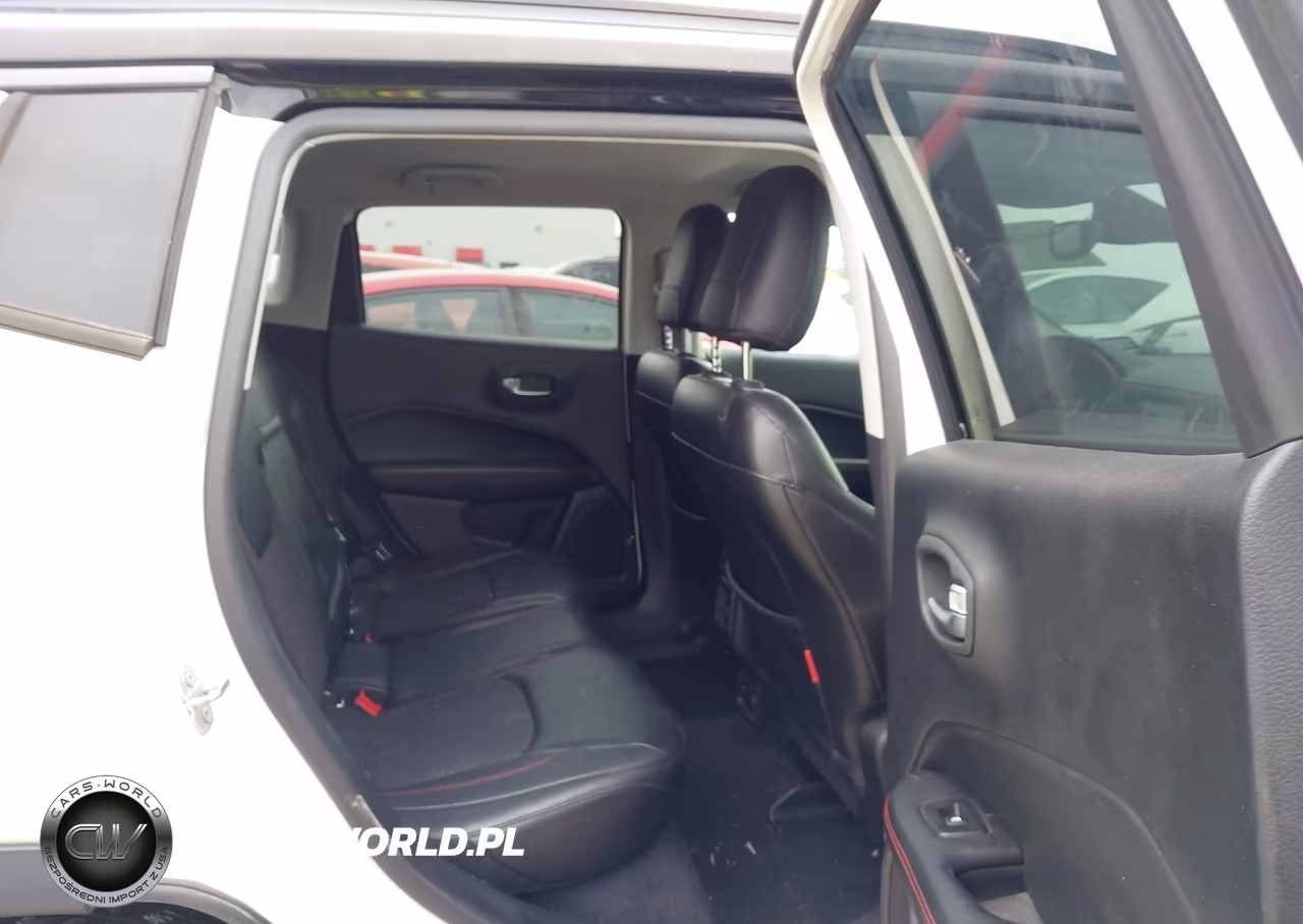 2018 Jeep Compass Trailhawk 4X4 VIN:3C4NJDDB0JT129429 - 8