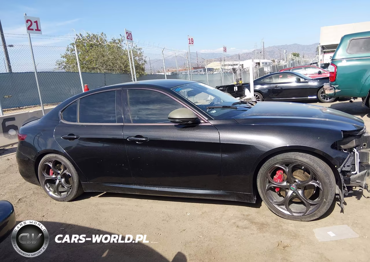 2017 Alfa Romeo Giulia Ti Rwd VIN:ZARFAECNXH7549922 - 14