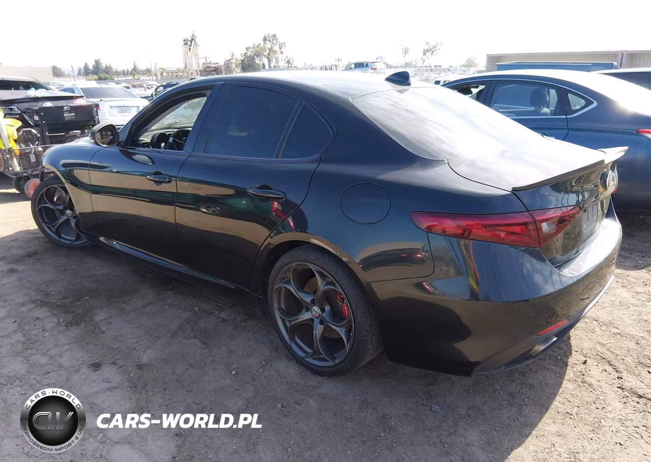 2017 Alfa Romeo Giulia Ti Rwd VIN:ZARFAECNXH7549922 - 3