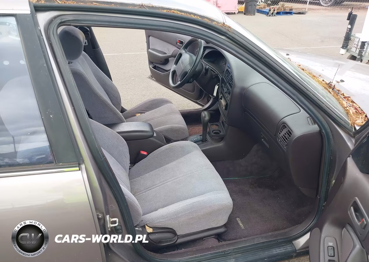 1994 Toyota Camry Le VIN:JT2GK12E6R0027412 - 5