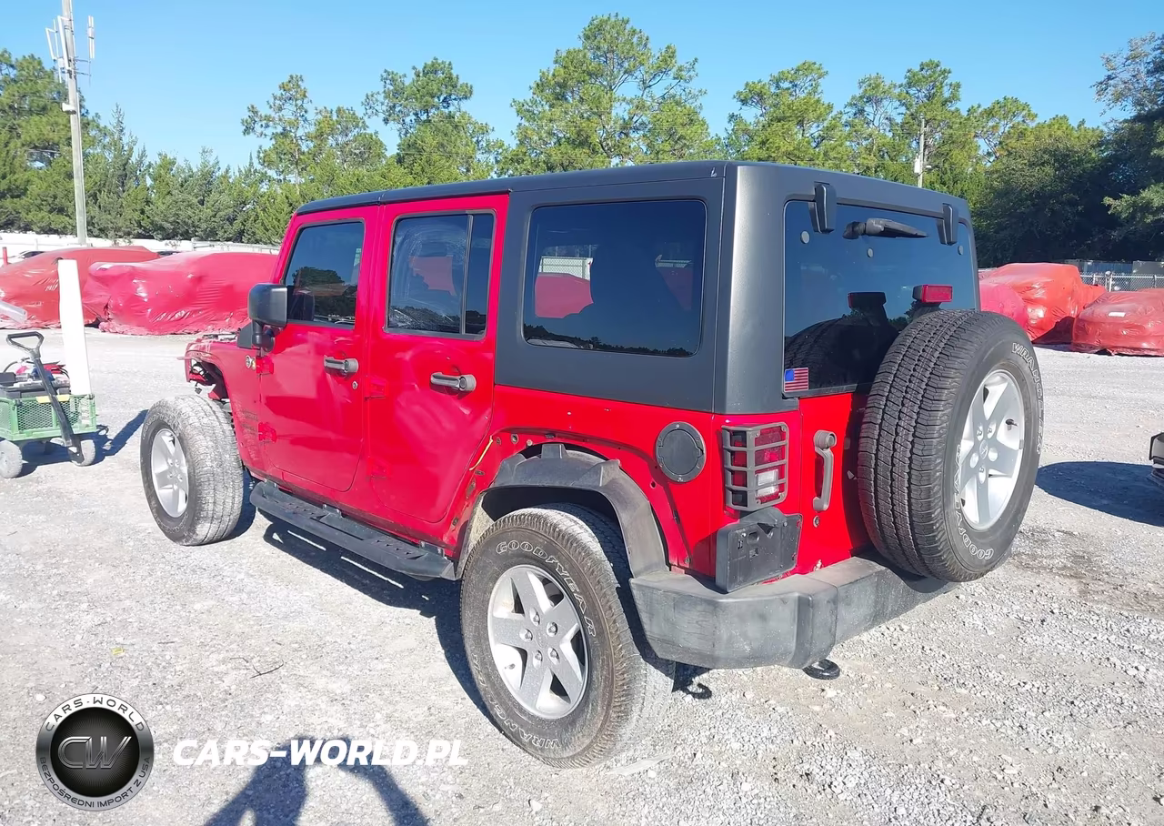 2015 Jeep Wrangler Unlimited Sport VIN:1C4BJWDG7FL670944 - 3