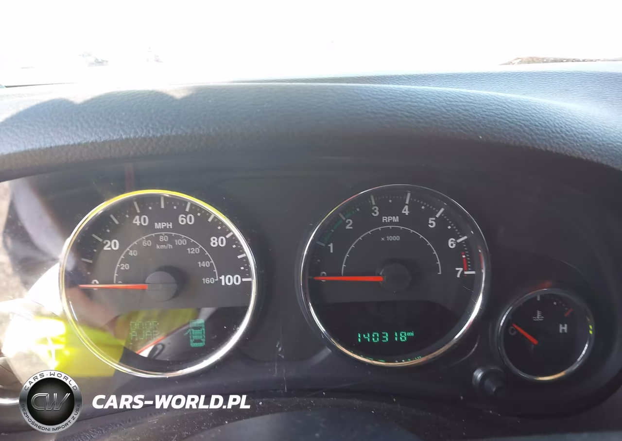 2015 Jeep Wrangler Unlimited Sport VIN:1C4BJWDG7FL670944 - 7
