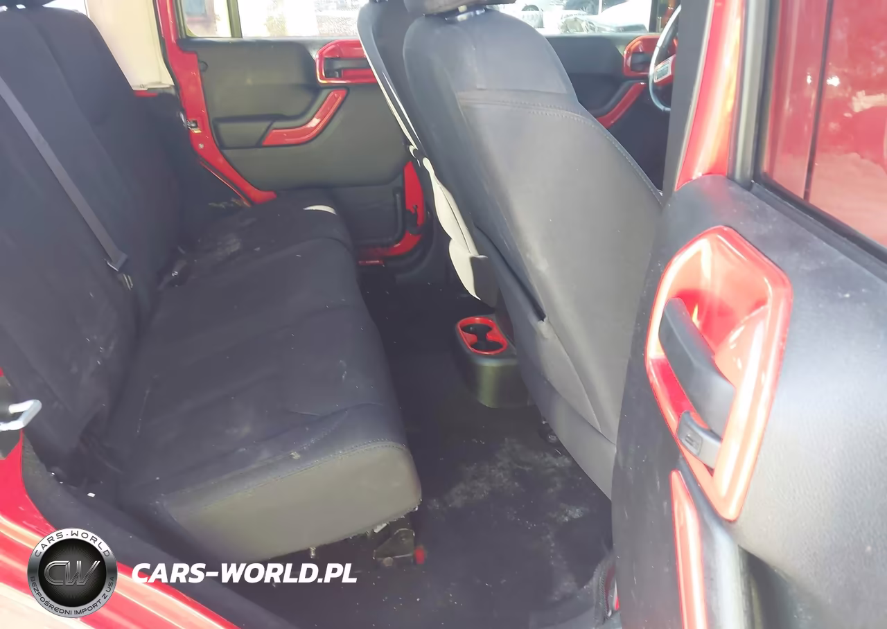 2015 Jeep Wrangler Unlimited Sport VIN:1C4BJWDG7FL670944 - 8