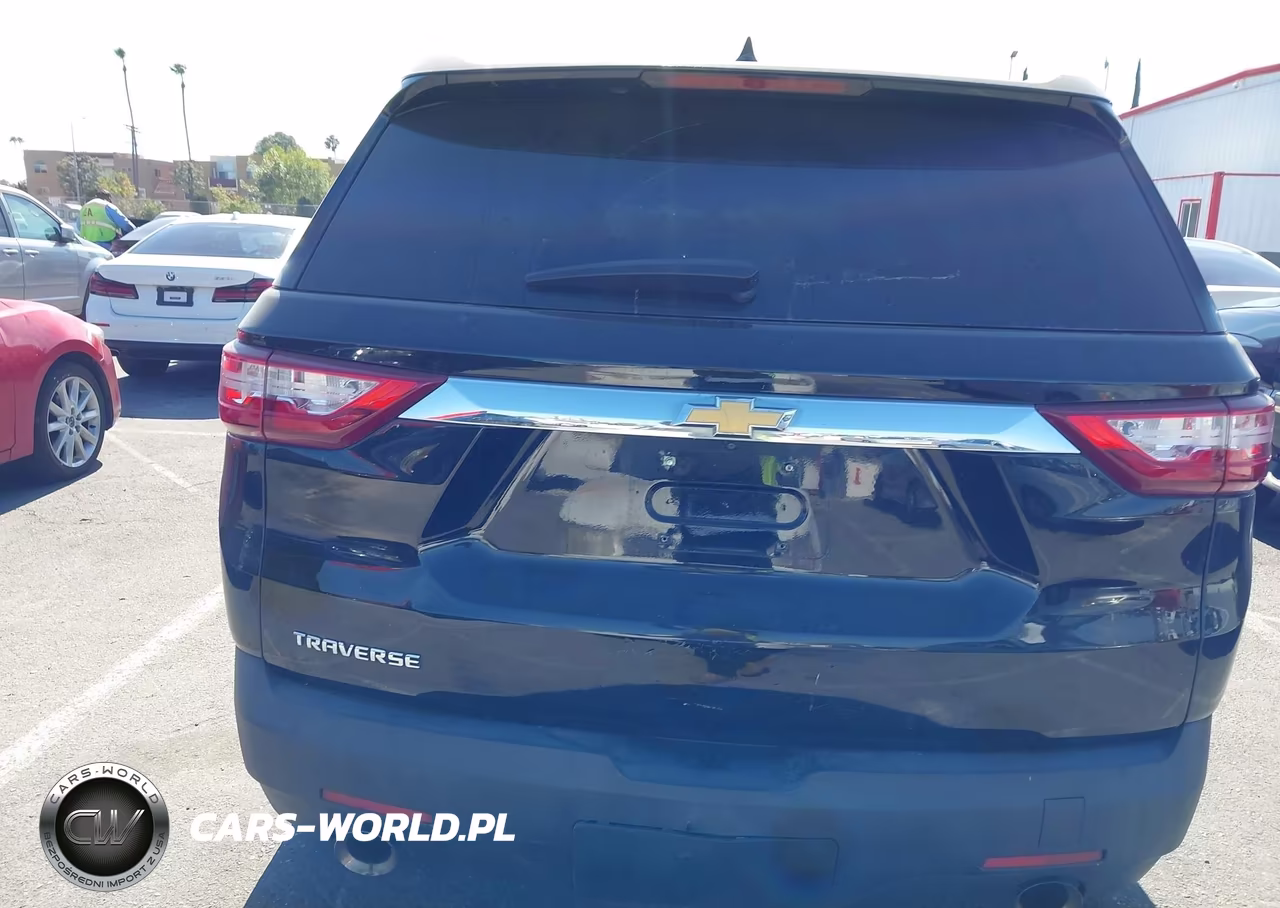 2018 Chevrolet Traverse Ls VIN:1GNERFKW5JJ143013 - 16