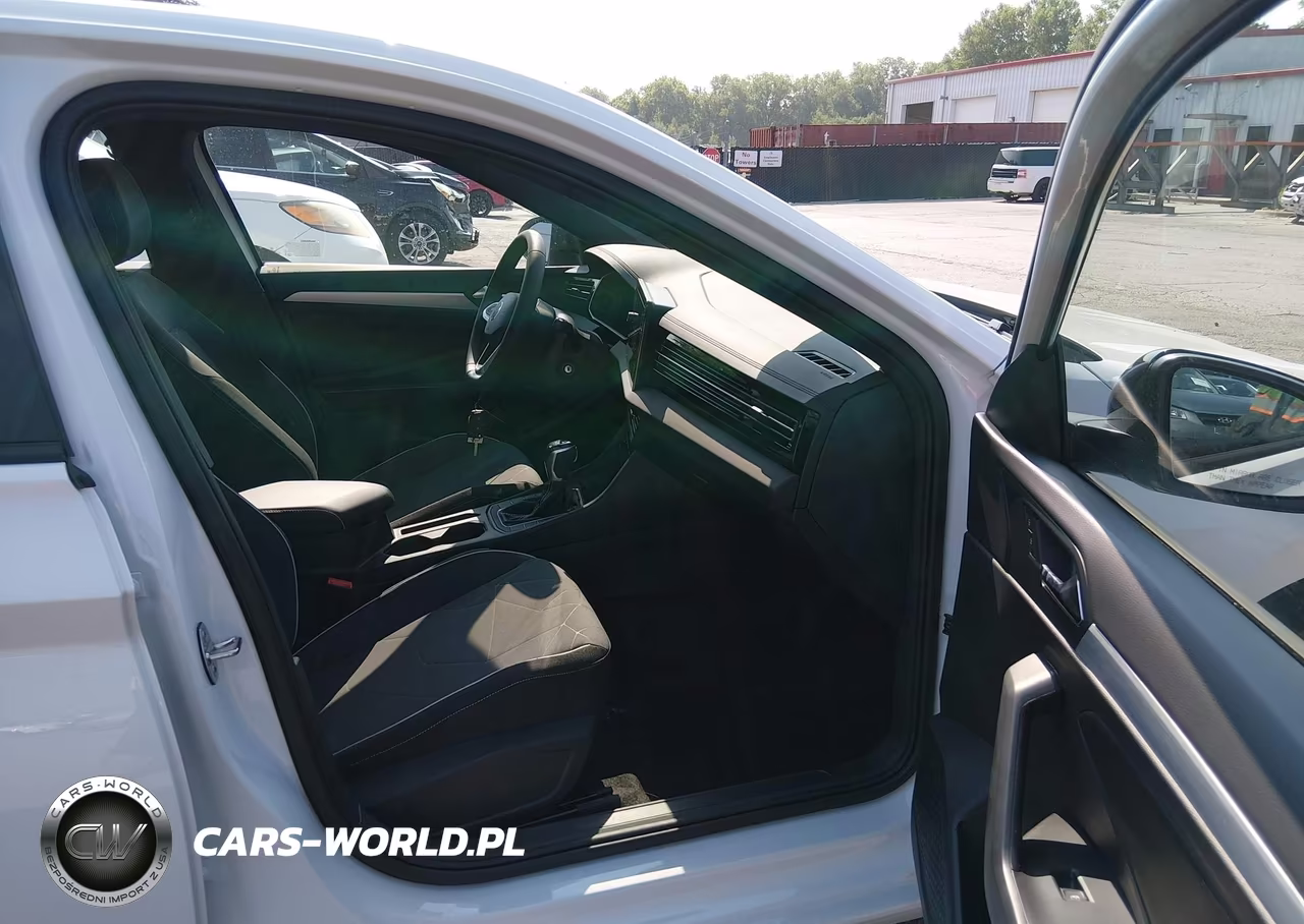 2026 Volkswagen Jetta Sport VIN:3VWBW7BU4TM041620 - 5