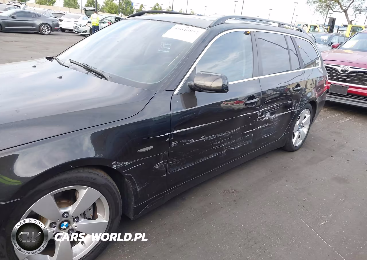 2006 BMW 530Xit VIN:WBANN73556CN01669 - 12