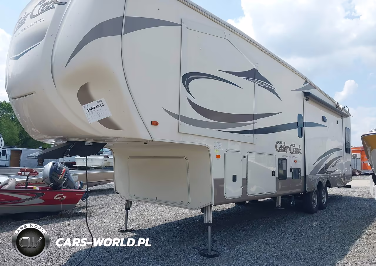 2017 Cedar Creek Silverback Series 33 VIN:4X4FCRJ29HS216347 - 2