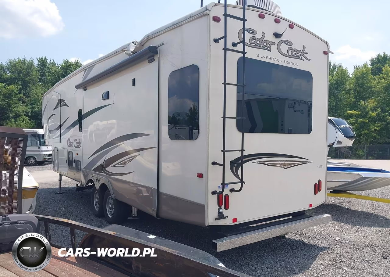 2017 Cedar Creek Silverback Series 33 VIN:4X4FCRJ29HS216347 - 3