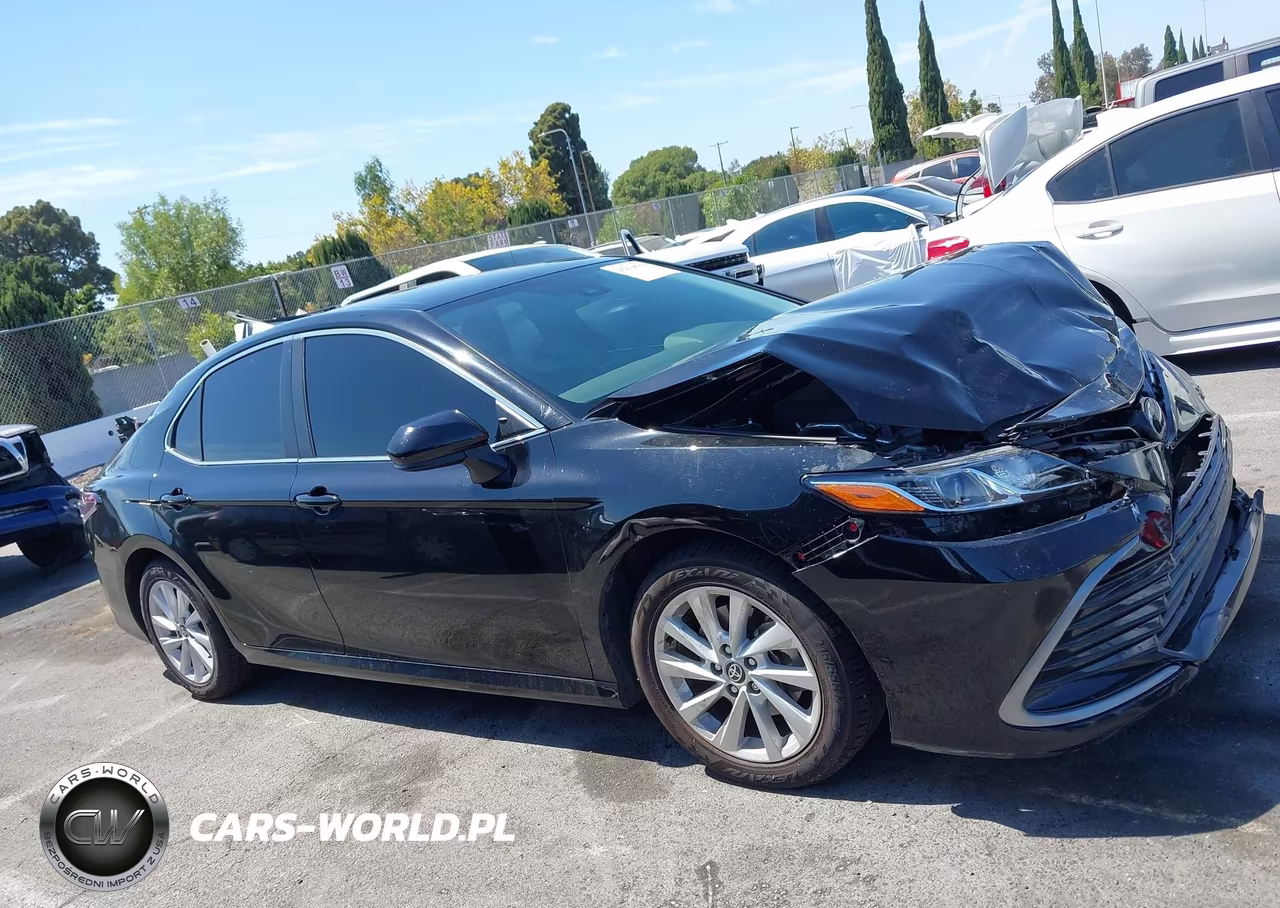 2024 Toyota Camry Le VIN:4T1C11AKXRU252128 - 13