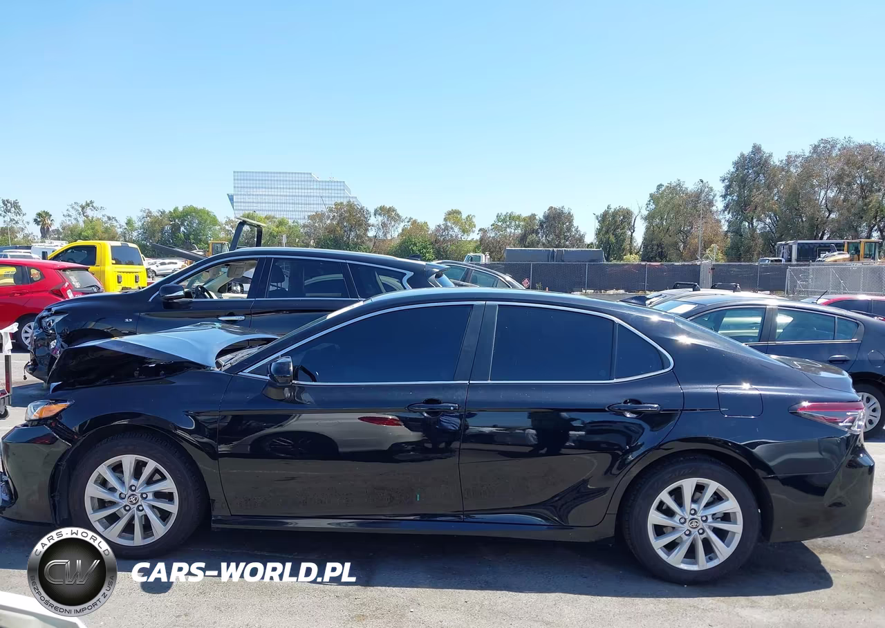 2024 Toyota Camry Le VIN:4T1C11AKXRU252128 - 14
