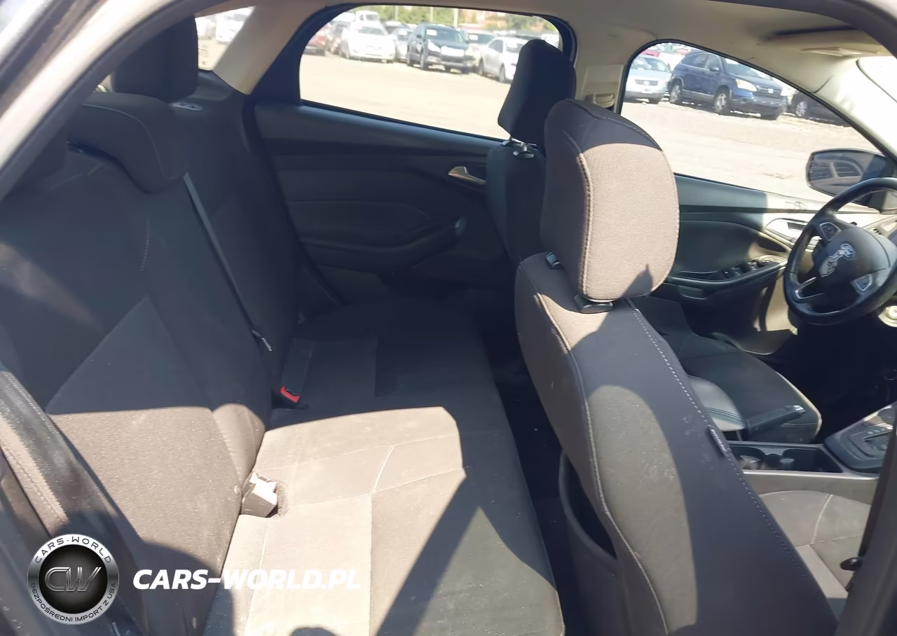 2016 Ford Focus Se VIN:1FADP3F26GL248646 - 8
