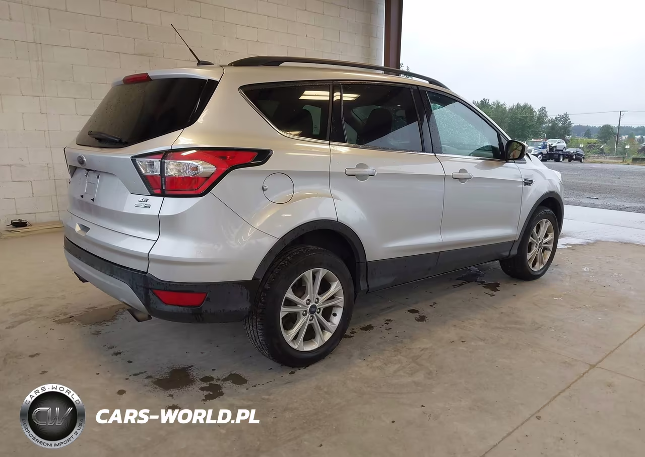 2018 Ford Escape Se VIN:1FMCU9GD5JUA86751 - 4