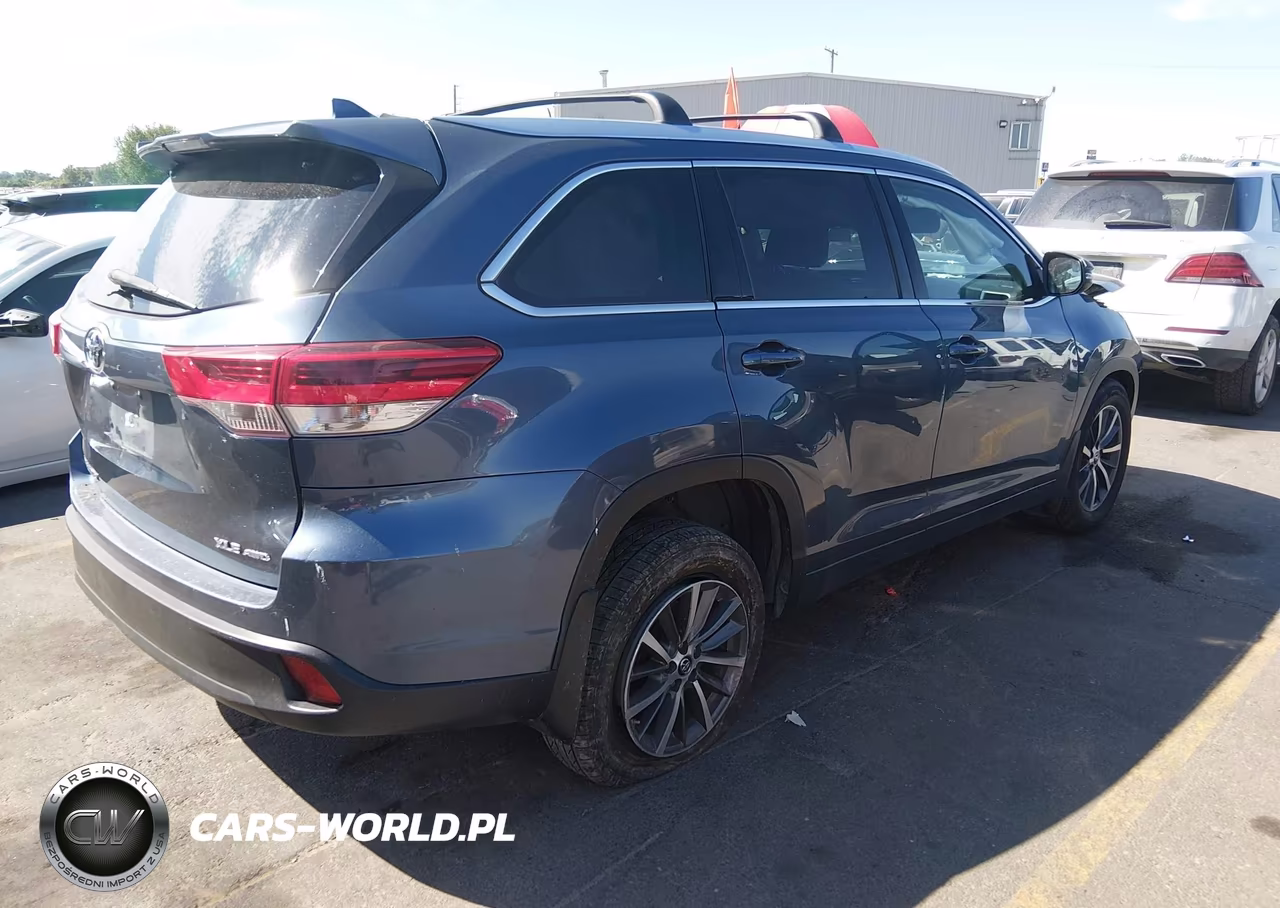 2017 Toyota Highlander Xle VIN:5TDJZRFHXHS430008 - 4