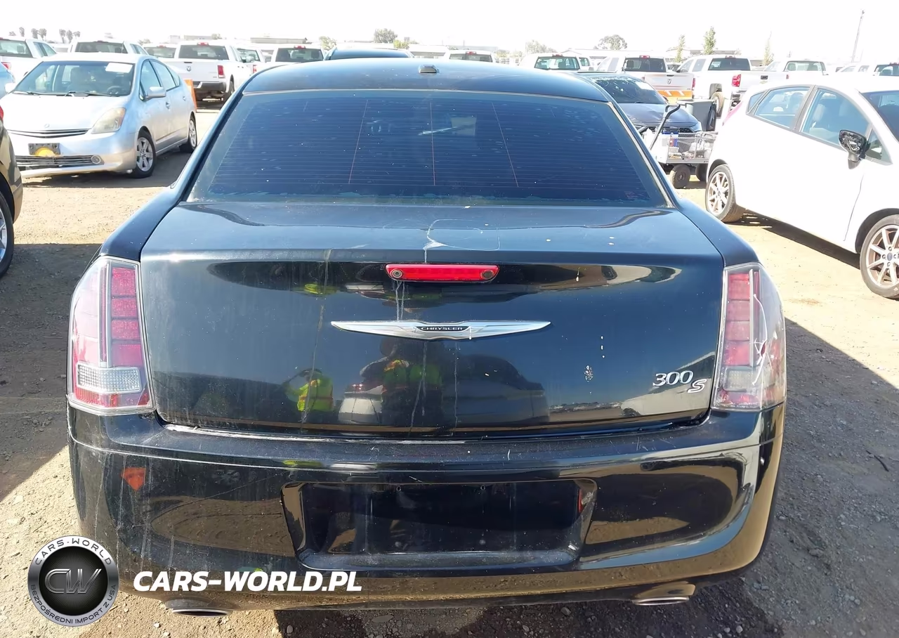 2014 Chrysler 300 300S VIN:2C3CCABG8EH257256 - 16