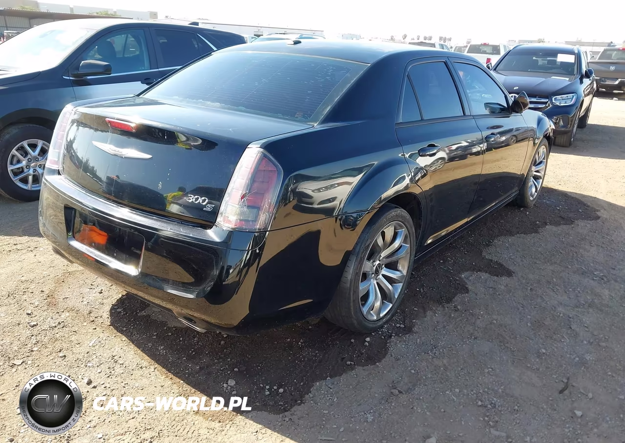 2014 Chrysler 300 300S VIN:2C3CCABG8EH257256 - 4