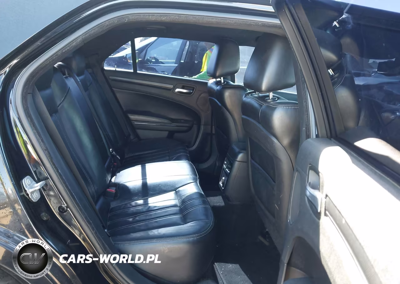 2014 Chrysler 300 300S VIN:2C3CCABG8EH257256 - 8