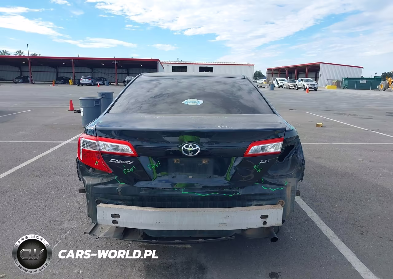 2013 Toyota Camry Le VIN:4T1BF1FK0DU262486 - 17