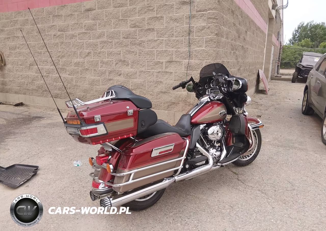 2009 Harley-Davidson Flhtcu VIN:1HD1FC4159Y679168 - 16