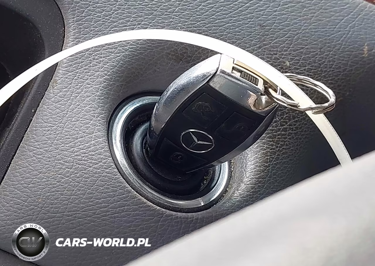 2000 Mercedes-Benz E 320 VIN:WDBJH65J9YB056292 - 11