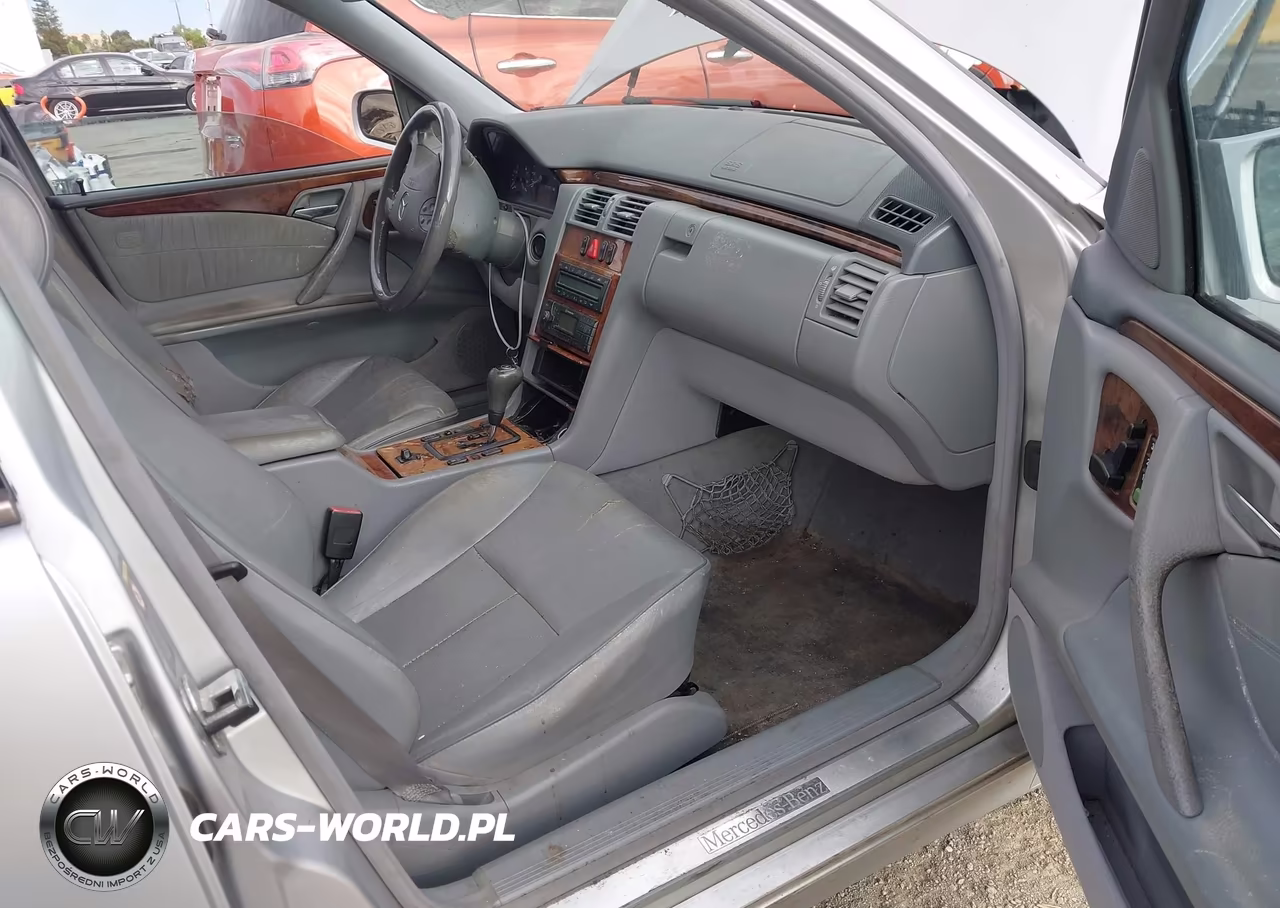 2000 Mercedes-Benz E 320 VIN:WDBJH65J9YB056292 - 5