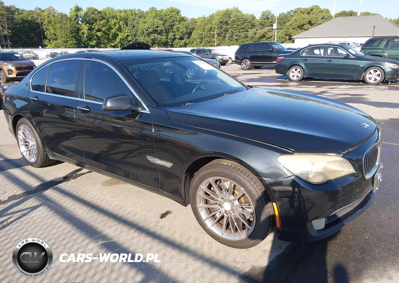2012 BMW 740I