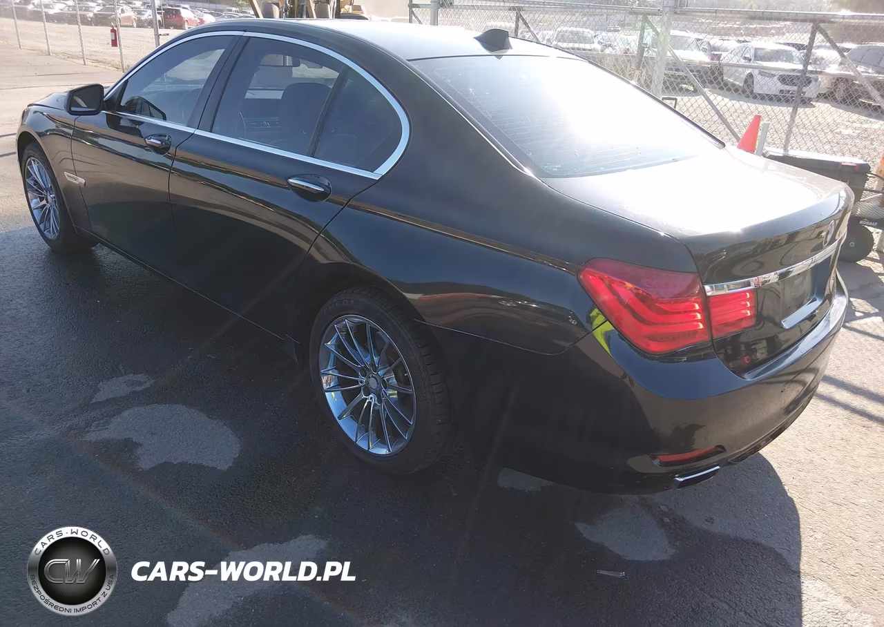 2012 BMW 740I VIN:WBAKA4C59CC613660 - 3